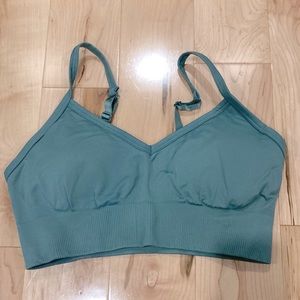lulu lemon sports bra, adjustable straps